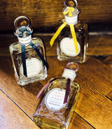 Eau de Parfum Joli Bois par Antoinette Poisson.