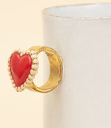 Tasse en céramique Coeur de la collection Serena par Astier de Villatte.