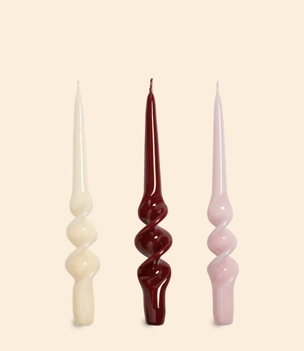 Trio de chandelles nuance rouges peintes à la main en coffret – &Klevering