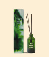 Diffuseur de parfum Winter Pine en bouteille de verre vert, bâtonnets en rotin, LA Bruket