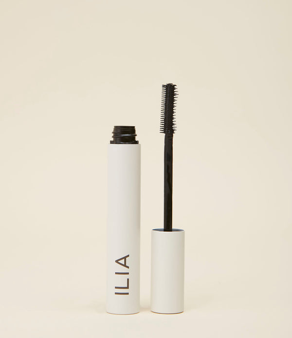 mascara limitless After Midnight par Ilia. brosse mascara.