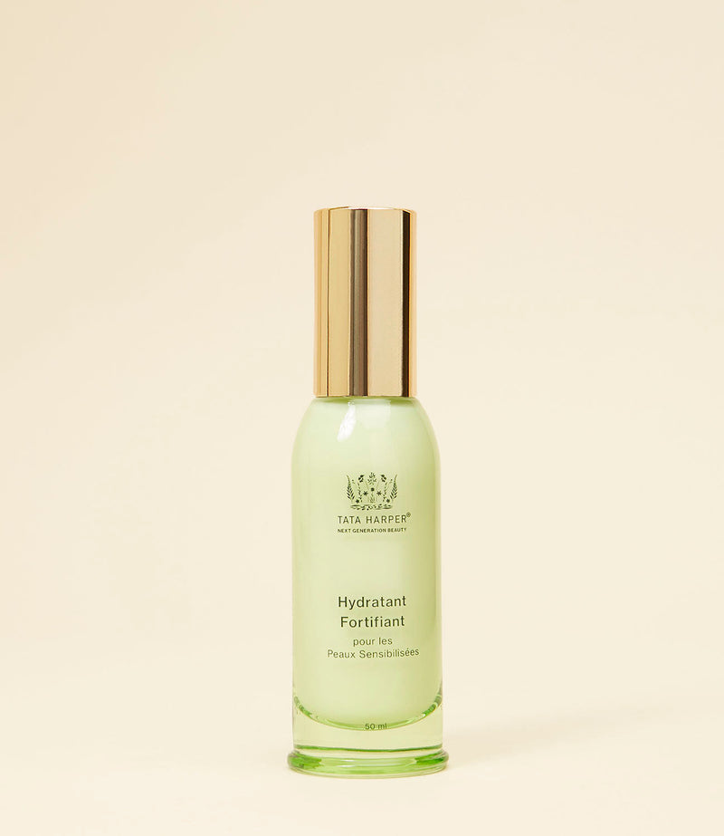 L'hydratant fortifiant Tata Harper hydrate et protège les peaux sensibles. 50ml.